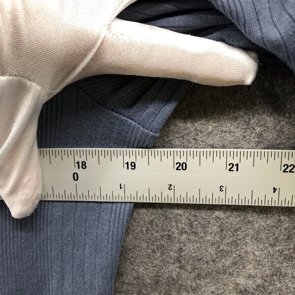 Hollister Long Sleeve Cropped T Shirt Womens L Blue Scoop Neck Button Front Knit - Picture 7 of 8